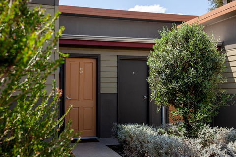 Duke's Inn - Accommodation Nelson Bay 1