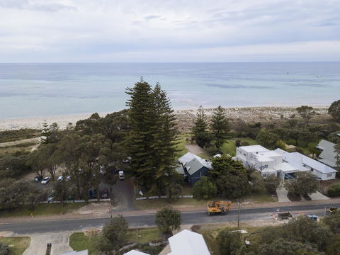 Dunsborough Beachouse YHA - Accommodation Nelson Bay 1