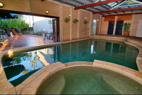 Dunsborough Deluxe Retreat - Nelsons Bay Accommodation 1