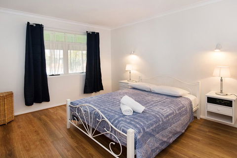 Dunsborough Town Units - Accommodation Nelson Bay 3