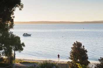 Dutchies Motel Nelson Bay with Accommodation Nelson Bay
