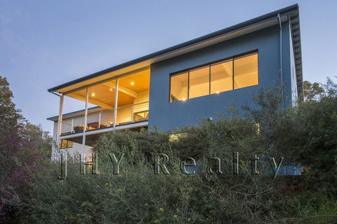 Eagle Vista - Nelsons Bay Accommodation 2