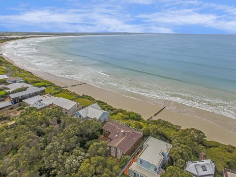 East Beach House - Accommodation Nelson Bay 2