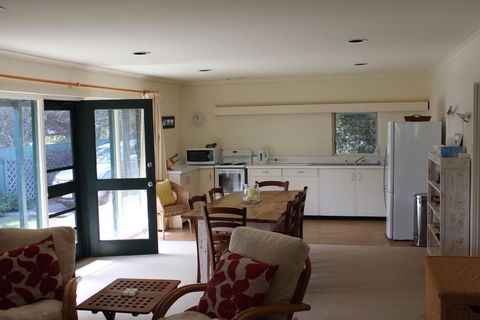 East Street Retreat - Accommodation Nelson Bay 2