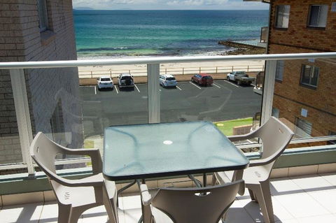 El Sandi, Unit 11, 14-18 North Street - Accommodation Nelson Bay 1