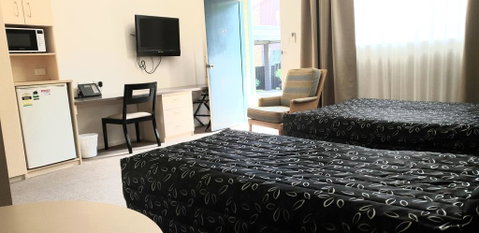 Elizabeth Motor Inn - Accommodation Nelson Bay 2