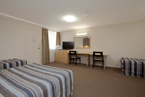 Elizabeth Motor Inn - Accommodation Nelson Bay 1
