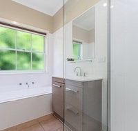 Elizas Townhouse - Accommodation Nelson Bay
