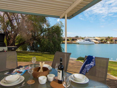 Elouera 23 - Accommodation Nelson Bay 3