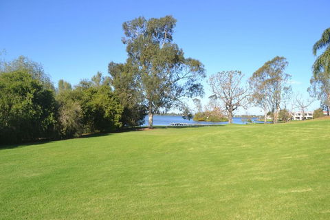 ELSINOR Townhouse 10 Mulwala - Accommodation Nelson Bay 2