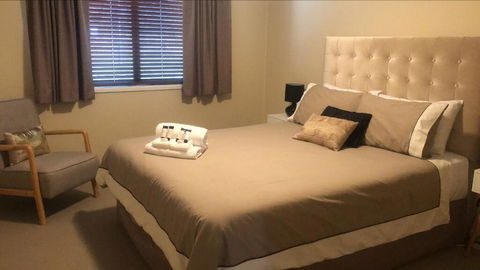 ELSINOR Townhouse 2 - Accommodation Nelson Bay 1