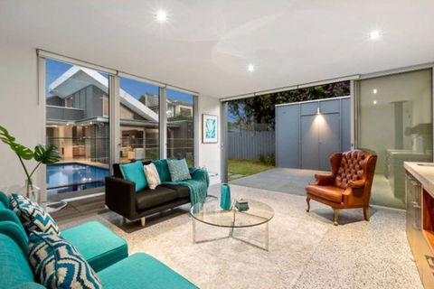 Elsternwick Paradise, Love Where You Live!!! - Accommodation Nelson Bay 1