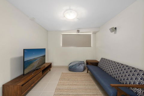 Emerald Seas Beach House - Accommodation Nelson Bay 2