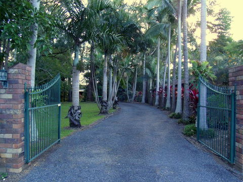 Emerald Tropical Palms B & B - Accommodation Nelson Bay 0