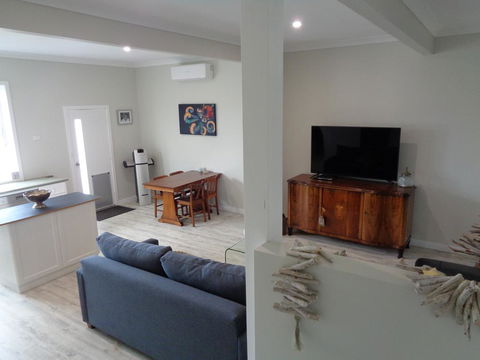 Erwins Lagoon Retreat - Nelsons Bay Accommodation 0
