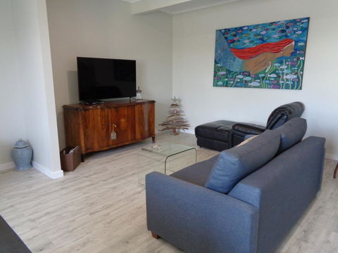 Erwins Lagoon Retreat - Nelsons Bay Accommodation 2