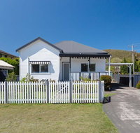 Escape to the Cottage 68 Tomaree Rd pet friendly and boat parking and WIFI - Accommodation Nelson Bay