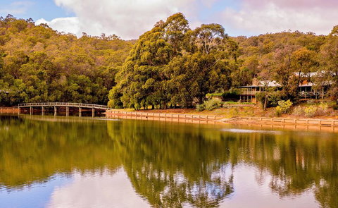 Evedon Lakeside Retreat - Accommodation Nelson Bay 2