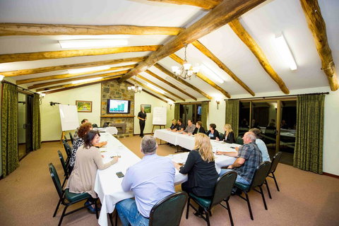 Evedon Lakeside Retreat - Accommodation Nelson Bay 3