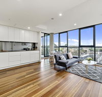 Executive City-centre Apartment with Parking - Accommodation Nelson Bay