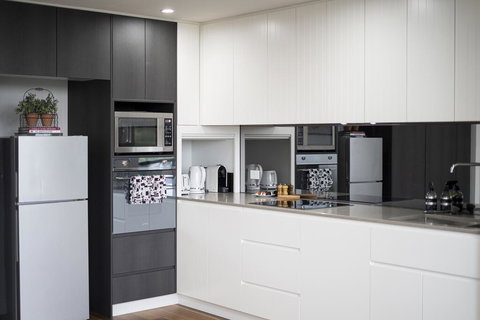 Executive City-centre Apartment With Parking - Accommodation Nelson Bay 1