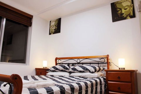 Executively Styled 2 Bed, 2 Bath, Perfect Location - Accommodation Nelson Bay 3