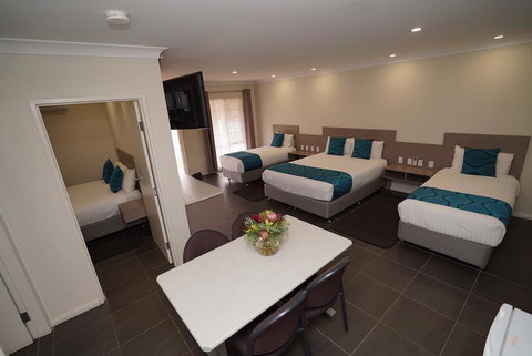 Exies Bagtown - Nelsons Bay Accommodation 1