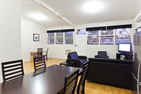 Exmouth Villas Unit 33 - Renovated Holiday Villa A Short Walk From Town Centre - Accommodation Nelson Bay 3