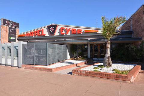Eyre Hotel - Accommodation Nelson Bay 2