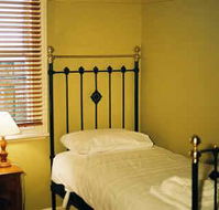 Eyre House - Accommodation Nelson Bay