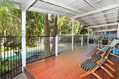 FABULOUS HOLIDAY HIDEAWAY - COOLUM BEACH - Accommodation Nelson Bay 1