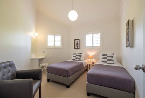 Fabulous Kangaroo Point 3 Bedroom Apartment - Accommodation Nelson Bay 1
