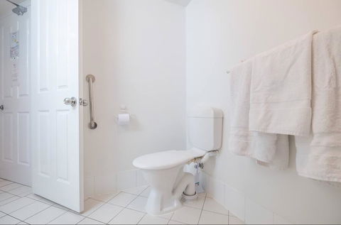 Fabulous Kangaroo Point 3 Bedroom Apartment - Accommodation Nelson Bay 2