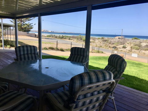 Family Tides - Accommodation Nelson Bay 3