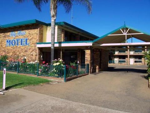 Fig Tree Motel - Nelsons Bay Accommodation 0