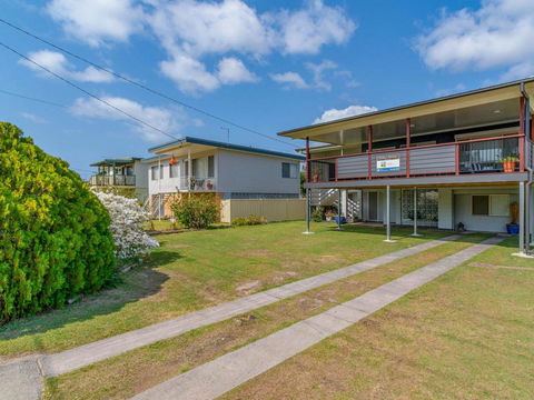 Finlay's Retreat - Pet Friendly House - Yamba - Accommodation Nelson Bay 3