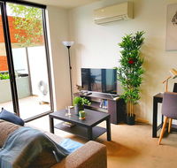 FITZROY FANTASTIC 1BR APT with FREE WINE NETFLIX WIFI close to TRAMS COLES - Accommodation Nelson Bay