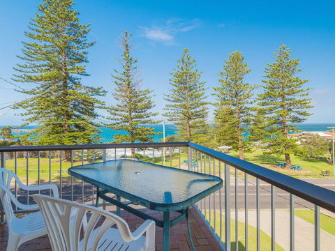 Flinders Lodge - Fantastic Views, Opposite Main Beach - Accommodation Nelson Bay 0