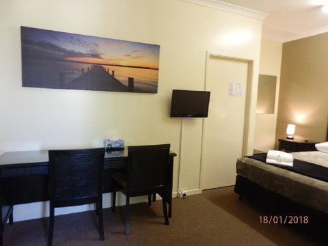 Flying Spur Motel - Accommodation Nelson Bay 2