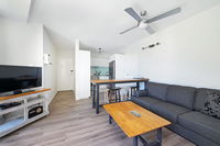 Flynns Beach Apartments 4 41 Pacific Drive
