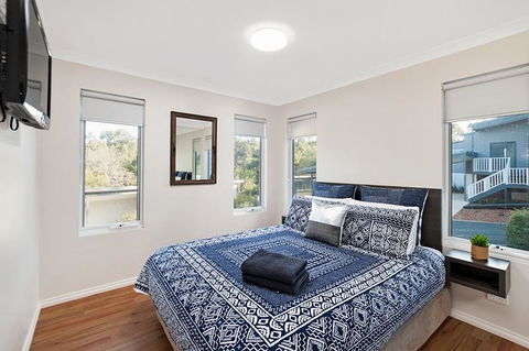 Forest View Villa - Nelsons Bay Accommodation 3
