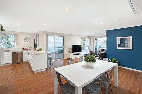 Forest View Villa - Nelsons Bay Accommodation 0