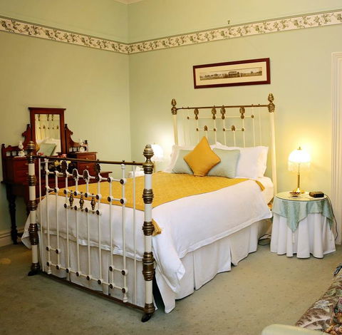 Forgandenny House B&B - Accommodation Nelson Bay 1