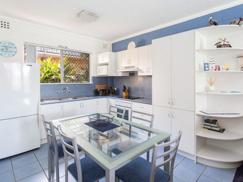 Forster Holiday Lodge 09 - Accommodation Nelson Bay 1