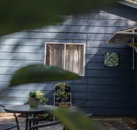 Funky Flat on Acreage - Accommodation Nelson Bay