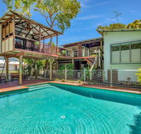 Gecko's Rest - Rainbow Shores Executive Beach House Pet Friendly Pool Wi-fi - Accommodation Nelson Bay