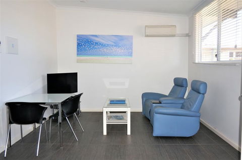 Getaway Villas Unit 38-2 - 1 Bedroom Self-Contained Accommodation - Accommodation Nelson Bay 2
