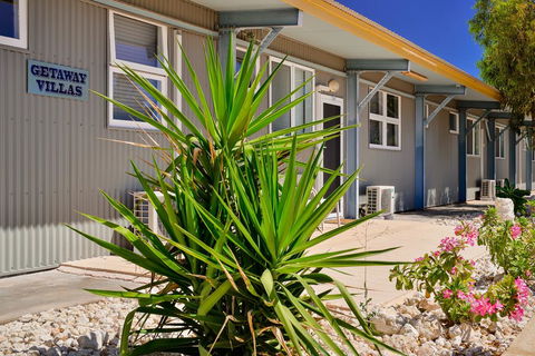 Getaway Villas Unit 38-5 - 1 Bedroom Self-Contained Accommodation - Nelsons Bay Accommodation 1