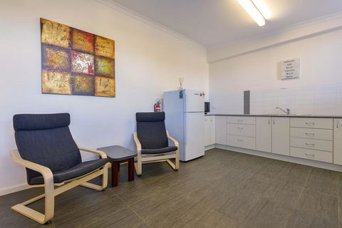 Getaway Villas Unit 38-5 - 1 Bedroom Self-Contained Accommodation - Nelsons Bay Accommodation 2