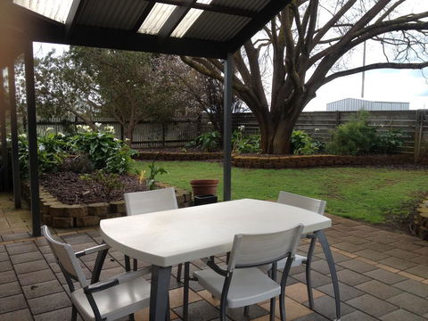 Girraween House - Nelsons Bay Accommodation 2